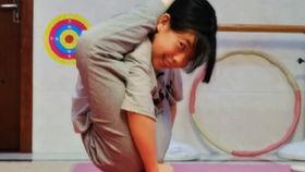 成人劈叉压腿视频教学,跟随专业视频教程学舞蹈